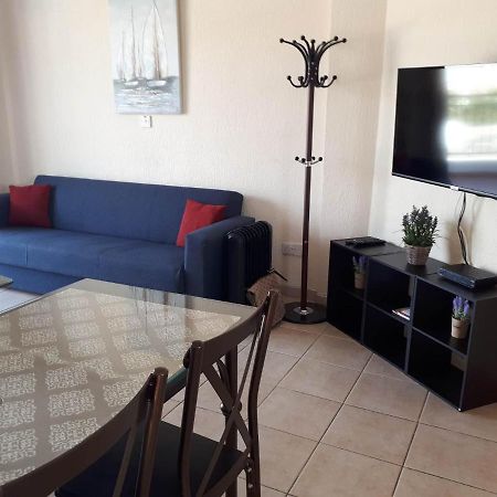 Amelia Two Bedroom Apartment - 201 Paphos ภายนอก รูปภาพ