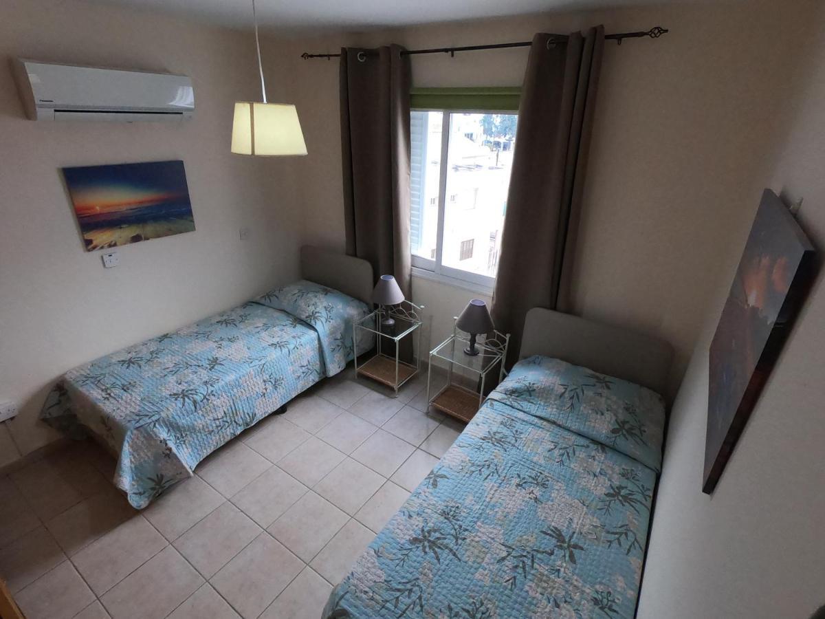 Amelia Two Bedroom Apartment - 201 Paphos ภายนอก รูปภาพ