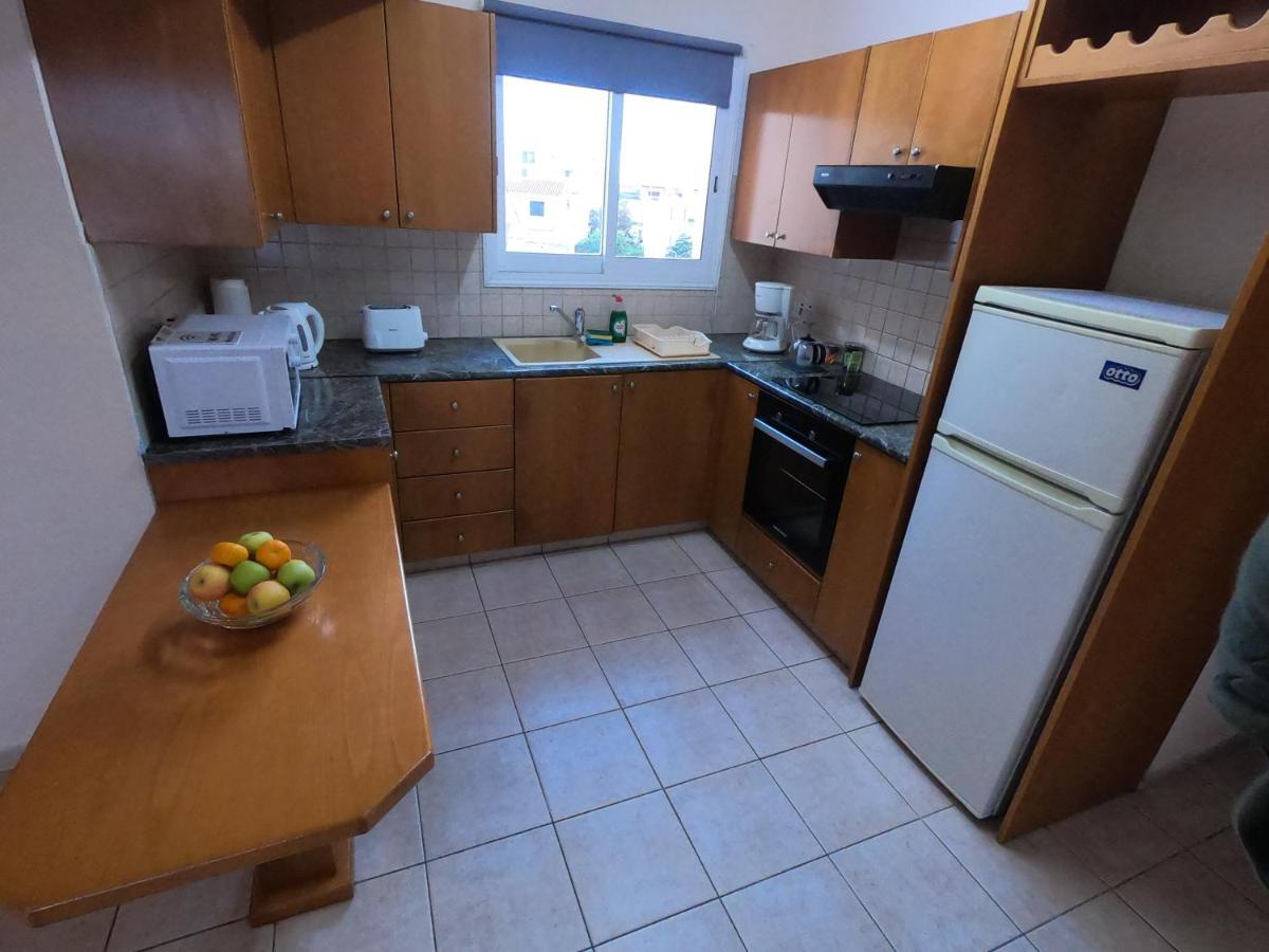 Amelia Two Bedroom Apartment - 201 Paphos ภายนอก รูปภาพ